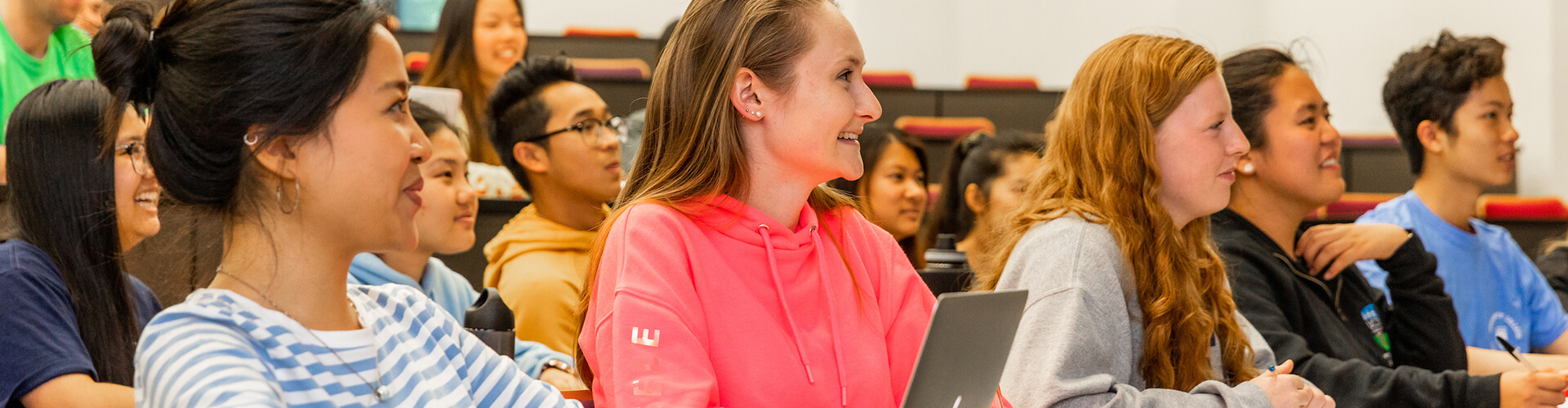 group of International students in lecture hall for the UCD summer programmes